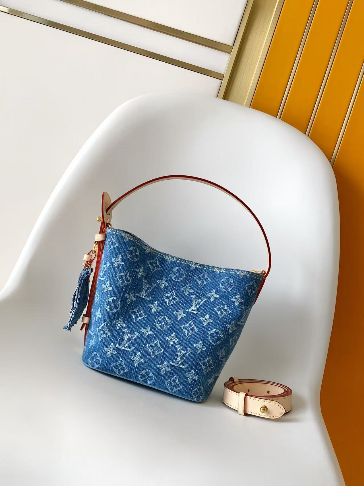 Louis Vuitton LV Classic Handbag Premium Canvas Embossed Logo Office Commute Luxury Accessory